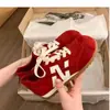Tênis infantil vermelho estilo retrô, confortável e respirável com sola macia, versátil e antiderrapante, novo design moderno 2026