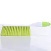 Escova de Cama de Aço Inoxidável com Cabo LongoEscova doméstica de cerdas macias para limpar camas, sofás e quartos