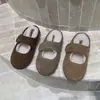 Zapatos Mary Jane de Piel Grises para Mujer con Forro de Felpa Nuevo Estilo Invierno 2025 Zapatos de Algodón sin Cordones Zapatos Tipo Gorro de Lana Franceses con Suela Gruesa