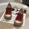 Outono 2026 Novos Sapatos Brancos com Solado Grosso Femininos Versáteis Casuais Sapatos de Lona Moda Retrô Sapatos para Dedão Grande Sapatos de Lona Respiráveis