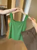 Camisola verde cuadrada única y hermosa para mujer, estilo de verano de alta gama, ajustada, adecuada como prenda exterior, top sin mangas