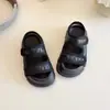 Sandalias Casuales para Niñas Verano 2025 Zapatos de Princesa con Velcro para Niños Sandalias de Playa con Agujeros y Punta Semi-cubierta Anti-golpes