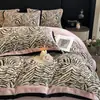 Conjunto de Cama de Veludo de Leite de Inverno Espessado Luxo Leve High-End Capa de Edredom de Flanela Coral de Dupla Face Lençol de Cama de Flanela
