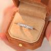Anel Feminino Damila em Prata Esterlina S925 com Fileira Oval de Diamantes, Versátil, Luxo Leve, Zircônia, Sensação de Alta Qualidade, Anel de Fileira Única de Diamantes