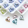 Dongzhou Coração Torto Grande Strass 17*16 Coração de Pêssego Torto Premium Strass de Vidro Super Brilhante Item Quente da Internet Decoração de Arte de Unhas Coração de Pai