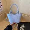 Bolso de Mano Estilo Coreano Súper Popular Moda Lunares Bolso Cubo 2026 Nuevo Verano Versátil Nicho Lujo Ligero Bolso de Hombro Cruzado