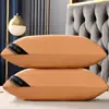 Almohada de terciopelo de plumas de un solo lado