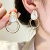 Brincos Circulares Geométricos de Luxo Leve com Diamantes para Mulheres, Novo Estilo Popular, Valorizam Rostos Quadrados, Modernos, Únicos, Versáteis e Elegantes Acessórios de Orelha