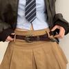 Cinto Fino Retro Americano para Mulheres, Novo Cinto Versátil de Couro Marrom, Cinto para Jeans com Design Decorativo, Estilo Tendência de Nicho