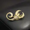 Broche Clássico de Alto Padrão Dourado com Cravejado de Diamantes Escorpião, Alfinete de Inseto Versátil e Único para Homens e Mulheres, Alfinete de Lapela Anti-Exposição