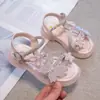 Sandálias Infantis para Meninas 2026 Verão Novo Sapatos de Princesa com Cristal Chinelos de Solado Macio Antiderrapante Sandálias Romanas Elegantes para Meninas