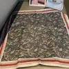 Lenço Quadrado 70cm com Borda Vermelha e Padrão de Castanha para Mulheres, Lenço de Pescoço Estilo Coreano Pastoral, Lenço de Cabeça Triângulo Fino, Lenço