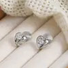 Pendientes Exquisitos y Compactos en Forma de Corazón con Circonita, Pinzas para Orejas Tipo Bobina de Mosquito para Mujer, Primavera y Verano, Lujo Ligero, Sensación de Alta Gama, Estilo Dulce y Fresco de Chica