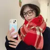 Bufanda de Cuadros Estilo Británico para Mujer 2025 Invierno Nueva Moda Atmósfera de Alta Gama Bufanda Gruesa con Borlas Al por Mayor