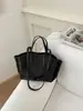 Bolso de mano retro de moda transfronterizo para mujer, nuevo y elegante bolso tote tipo cubo, bolso de hombro y cruzado de nicho