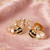 Hermosos Aretes de Cristal de Colores para Mujer, Exquisitos y de Moda Accesorios para Orejas para el Trabajo, Lujo Ligero con un Toque de Alta Gama, Diseño de Nicho