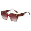 Gafas de sol cuadradas cóncavas de color contrastante 2025 Nuevo estilo europeo y americano Marco grande Gafas de sol de moda retro de color contrastante para mujer