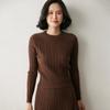 Diseño Entallado a la Cintura Adelgazante Cuello Redondo Camisa Base de Punto Otoño e Invierno Nuevo Suéter Suave de Alta Gama Top para Mujer