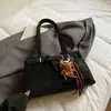 Bolso Tote Retro de Ante de Alta Gama para Mujer 2025 Otoño e Invierno Nuevo Elegante Bolso de Hombro Bolso de Mano de Gran Capacidad
