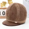 Chapéus de outono e inverno para mulheres de meia-idade e idosas, chapéus de tricô grossos e quentes de pelo de coelho com forro de veludo para senhoras idosas, avós, proteção contra o frio, proteção para as orelhas, chapéus de tricô