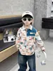 Camisa de Manga Larga para Niños Primavera y Otoño Nueva Camisa Trendy Cool con Graffiti para Niños Atuendo de Otoño Chaqueta Casual Coreana Elegante para Niños