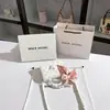 Entrega en una sola pieza moda bordado portátil bolsa cuadrada pequeña 2023 bolso de hombro cruzado de alta calidad al por mayor