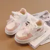 Tênis com Laço Estilo Fofo Sapatos Casuais Primavera Crianças 2026 Tênis de Skate para Meninas Novos Sapatos Brancos Solado Macio