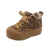 Zapatos de Algodón para Niños 2025 Invierno Forrados de Felpa Zapatos Deportivos para Niños Zapatos de Algodón Calientes para Niñas Pequeños, Medianos y Grandes Zapatos para Bebés