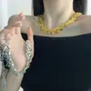 Cadena para Clavícula de Hoja de Metal de Lujo Ligero de Alta Gama Europea y Americana para Mujer, Dulce y Fresca Chica Picante, Artesanía Pesada, Collar Minimalista de Nicho, Nuevo Estilo