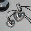 Collar largo con colgante de amor de plata pequeño y sencillo con estilo ins para mujer.