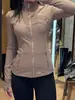Chaqueta de Yoga para Mujer 2024 Nuevo Estilo Tela No Transpirable Cremallera Dorada Chaqueta Deportiva para Exteriores Cuello Alto Chaqueta de Felpa Cepillada