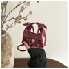 Bolsa Pequena Texturizada Retro de Luxo para Mulheres 2026 Nova Moda Nicho Versátil Bolsa de Mão Elegante Bolsa de Ombro Transversal