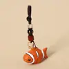 Chaveiro Pingente de Escultura em Madeira Artesanal Criativa Peixe-Palhaço, Decoração de Mochila de Peixinho Fofo, Presente Comemorativo de Alta Qualidade