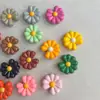 Pintado Goteo de Aceite Agujero Grande Flor Margarita DIY Funda para Teléfono Materiales de Decoración Hechos a Mano Accesorios Coloridos Piezas Pequeñas