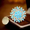 Broche Magnético de Floco de Neve Azul Turquesa com Zircônia Micro-Incrustada Broche Elegante para Acessório de Terno Camisa