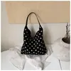 Shuai Mijia 2026 Bolso de Mano Nuevo Estilo Coreano de Lunares Gran Capacidad Retro Moda Casual Chic para el Trabajo Bolso de un Solo Hombro