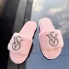 Novas pantufas peludas para usar ao ar livre no outono e inverno, pantufas de casa com sola macia, pantufas de algodão versáteis e antiderrapantes
