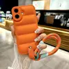 Capa de Celular Tridimensional de Silicone Estilo Jaqueta Puffer para Samsung S25, S24 Plus com Cordão, Capa Protetora Portátil S26 S23