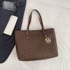 Bolsa Tote Versátil e Moderna para Mulheres 2025 Primavera Nova Bolsa de Ombro de Grande Capacidade Bolsa Axilar Estilosa