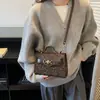 Bolsa Pequena Estampa Leopardo Retrô para Mulheres Outono e Inverno 2025 Nova Bolsa de Ombro Cruzada Versátil Ins Popular Bolsa de Mensageiro Bolsa Quadrada Pequena