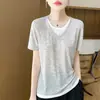 T-shirt feminina de malha com decote V e manga curta, novo estilo de verão, falso duas peças, top fino para usar por baixo, moderno