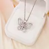 Tohm Diseño Elegante Colgante de Cobre Incrustado con Diamantes Collar Hueco Versátil Collar para Celebridades de Internet Cadena de Acero Inoxidable Estilo Único para Mujer