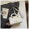 Bolsa Feminina Nova Moda Transfronteiriça, Bolsa de Ombro Cruzada com Zíper, Estilo de Rua, Alto Valor Estético, Tendência Verão 2026 Estilo Ins