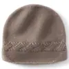 Gorro de cachemira nuevo modelo para otoño e invierno con exquisitos patrones, moderno y cálido, protege los oídos, gorro de punto a prueba de frío