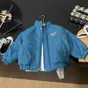 Chaqueta Acolchada de Algodón para Niños Niños Invierno 2025 Estilo Nuevo Tallas Pequeña y Mediana Ropa de Algodón con Letras para Niños Chaqueta Acolchada de Bebé a la Moda Cálida