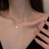 Collar pequeño de amor para mujer, recién llegado, cadena de clavícula para mujer, estilo Ins, collar con colgante elegante de clavícula de celebridad cibernética simple.