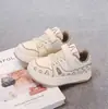 Zapatillas de Cuero Bajas para Niños 2026 Otoño Nueva Moda Zapatos Blancos para Niñas y Zapatos Deportivos Antideslizantes de Suela Suave para Niños