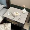 Almofada de mesa de cabeceira novo estilo chinês wash-free capa pano de couro toalha de mesa armário lateral almofada à prova de poeira à prova de umidade almofada de armário de cabeceira pano de cobertura