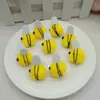 Mini Lindo Abeja de Simulación 3D Accesorios para Pasadores DIY Colgante de Felpa Pequeños Adornos de Joyería Material de Fieltro