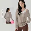 Conjunto de Roupas de Yoga, Alta Qualidade, Amigo da Pele, Respirável, Conjunto de Duas Peças com Cobertura de Yoga e Bojos Embutidos, Colete Esportivo para Fitness Feminino